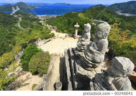 [Hiroshima Prefecture] Innoshima Bridge seen from Mt. Shirataki (Onomichi Innoshima Gohyaku Rakan) 93248041