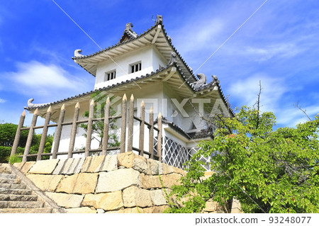 [Hiroshima Prefecture] Innoshima Suigun Castle in sunny weather 93248077