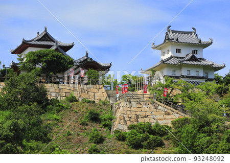 [Hiroshima Prefecture] Innoshima Suigun Castle in sunny weather 93248092