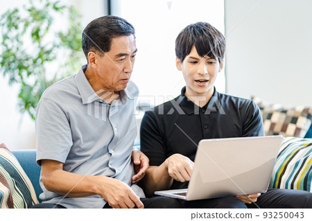 lifestyle, computer lifestyle, computer 93250043