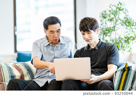 lifestyle, computer lifestyle, computer 93250044