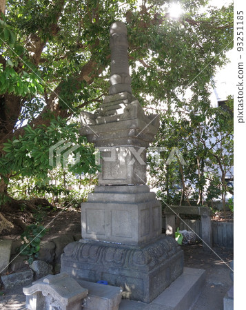 Rokuro Hatakeyama Shigeyasu Tomb Pagoda on Wakamiya Oji Street in Kamakura City 93251185