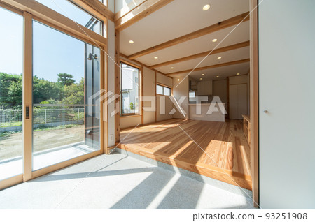 Newly built house, room, dirt floor, solid wood floor 93251908