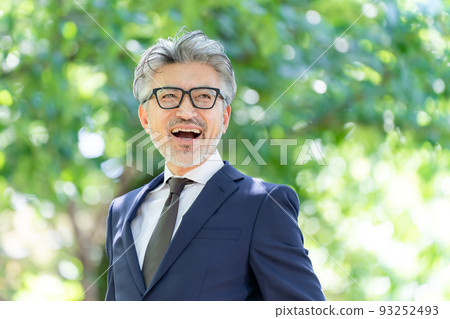 中年男性 93252493