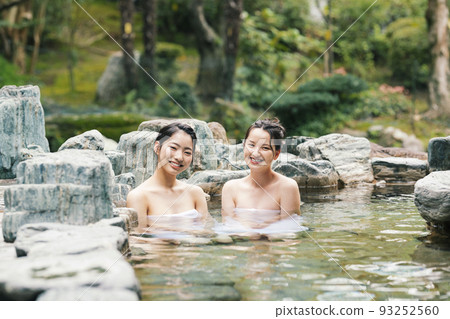 Portrait of a woman in a hot spring 93252560