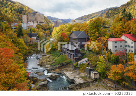 Autumn leaves of Jozankei 93253353