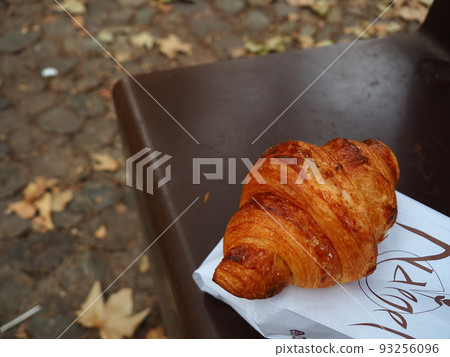 科爾馬在法國的看法 93256096