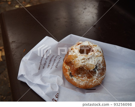 科爾馬在法國的看法 93256098