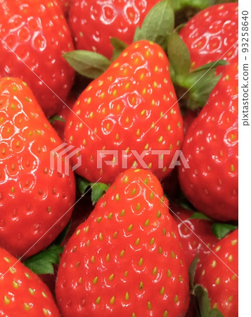 Strawberry close-up 93258640