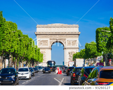 Paris Champs-Élysées and Arc de Triomphe *partially soft focus 93260127