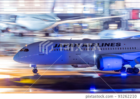 飛機，日本航空公司，到達羽田機場的波音 787 93262210