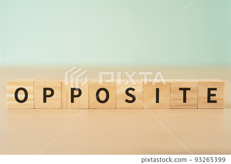 對面/反向圖像 | 塊寫著“OPPOSITE” 對面/反向圖像 | 塊寫著“OPPOSITE” 93265399