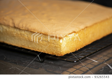 One-quarter size undecorated sponge cake slab One-quarter size undecorated sponge cake slab 93265543