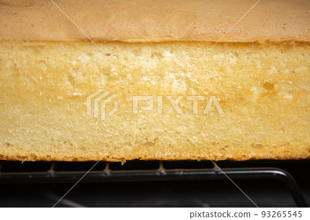 One-quarter size undecorated sponge cake slab One-quarter size undecorated sponge cake slab 93265545