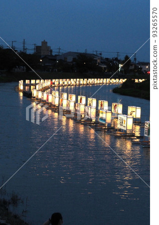 古根川元宵節，無數燈籠照亮水面[埼玉縣杉戶町] 93265570