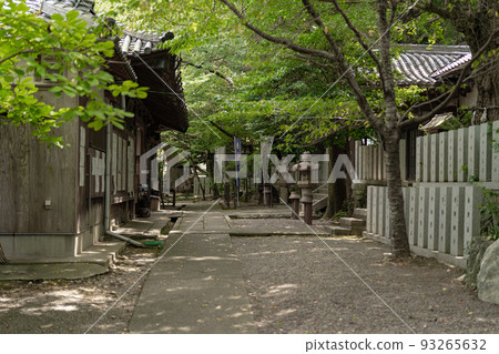Fujishiro Shrine Approach 93265632