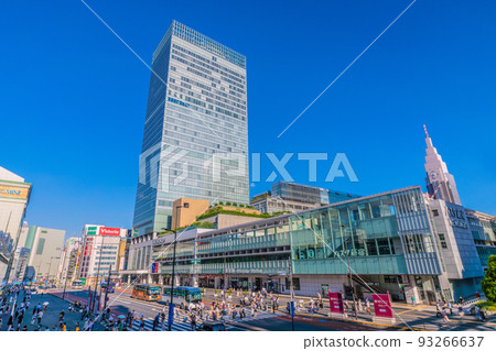 日本東京城市景觀超過26萬,連續2天創歷史新高。沒有行動限制,新宿站南口人很多= 8月19日 日本東京城市景觀超過26萬,連續2天創歷史新高。沒有行動限制,新宿站南口人很多= 8月19日 93266637