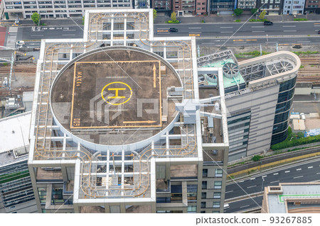 A heliport installed on the roof of a building in the big city of Yokohama | Taken from the Landmark Tower observation deck 93267885