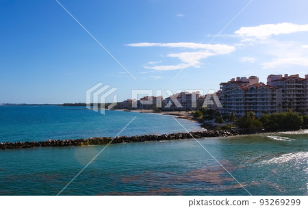 Luxury apartments in port of Miami 93269299