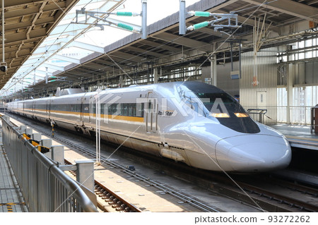 Hikari Rail Star 停在新大阪站 93272262