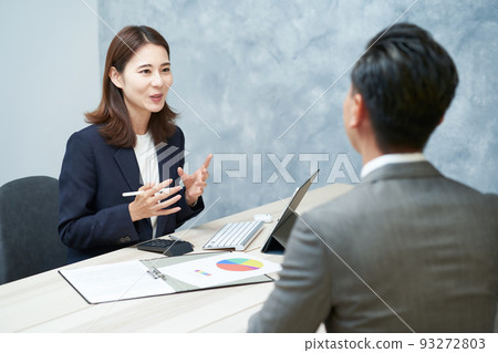 提出女商人 93272803