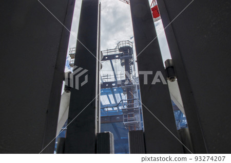 Protective fences at construction sites (temporary fences/construction fences) 93274207