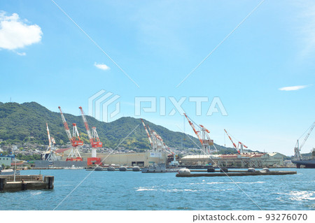 port with shipyard 93276070