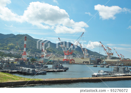 port with shipyard 93276072