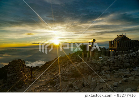 kisokomagatake summit summit sunset sunset nagano central alps july summer superb view kisokomagatake summit summit sunset sunset nagano central alps july summer superb view 93277416
