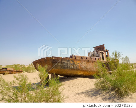 A rusty ship left in the Aral Sea, Uzbekistan 93278183