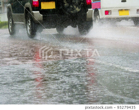大雨 大雨 93279435
