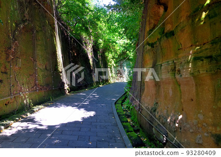 無人島，猿島，探索路線的開始，神奈川縣橫須賀市軍事要塞遺蹟的驚險景色 93280409