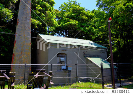 An uninhabited island, Sarushima, a view of the electric light engine building (power plant) that continues to operate, right next to the administration building, Yokosuka City, Kanagawa Prefecture 93280411