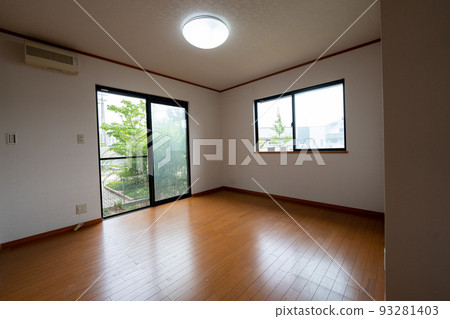 Bright Western-style room, children's room 93281403