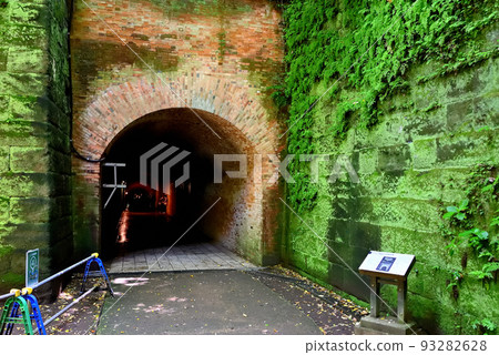 Uninhabited island, Sarushima Island, image of fearfully looking inside from the entrance of the brick tunnel at the end of the wooden path, Yokosuka City, Kanagawa Prefecture Uninhabited island, Sarushima Island, image of fearfully looking inside from the entrance of the brick tunnel at the end of the wooden path, Yokosuka City, Kanagawa Prefecture 93282628