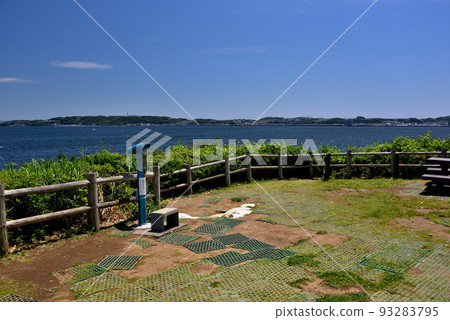 An uninhabited island, Sarushima Island, the remains of Unosaki Daiba (lookout point) where you can still see the ships coming and going in Tokyo Bay, Yokosuka City, Kanagawa Prefecture 93283795