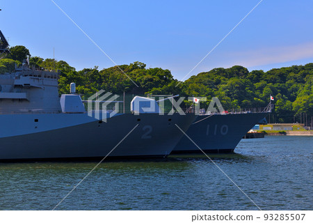 YOKOSUKA naval port tour, bow with escort ships Kumano (2) and Takanami (110), Yokosuka City, Kanagawa Prefecture YOKOSUKA naval port tour, bow with escort ships Kumano (2) and Takanami (110), Yokosuka City, Kanagawa Prefecture 93285507