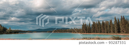 Lake in Canada 93287331