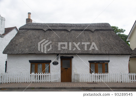 A roof A roof 93289545