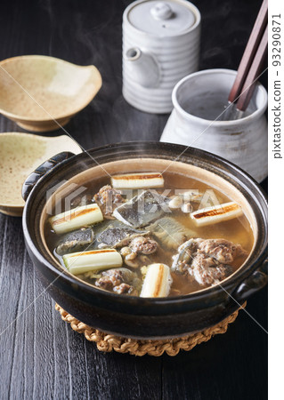 Soup with hot pot 93290871