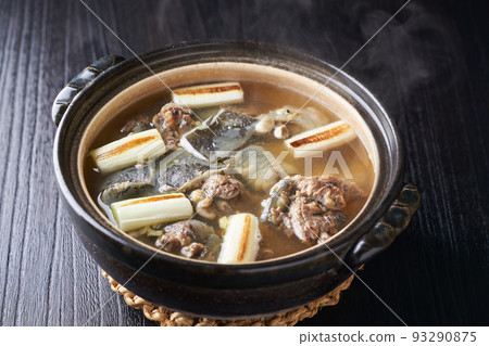 Soup with hot pot 93290875