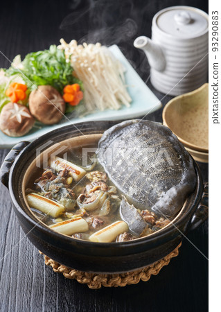 Soup with hot pot 93290883