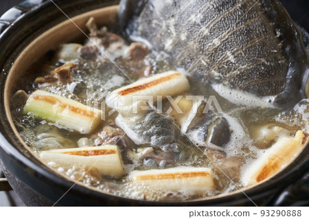 Soup with hot pot 93290888