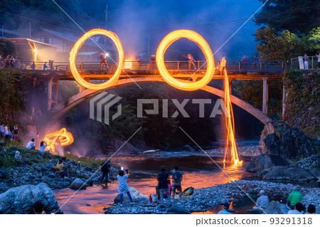 Fire toboshi two wheels and torches falling 93291318