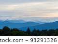 夏日夕陽下的遠山 93291326