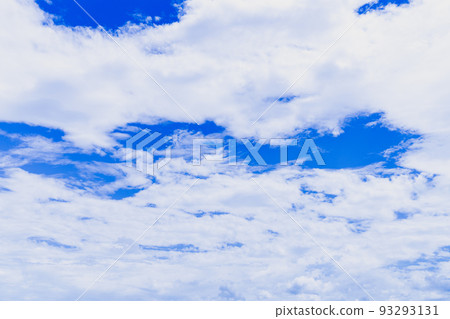 藍天,白雲,夏日的天空 藍天,白雲,夏日的天空 93293131
