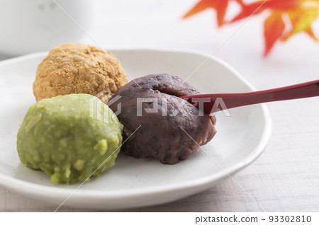 一口大小的Ohagi(三色) 一口大小的Ohagi(三色) 93302810