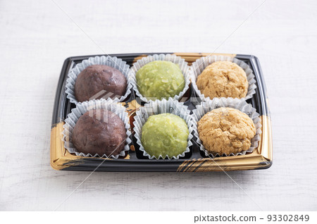 Bite-size Ohagi (three colors) Bite-size Ohagi (three colors) 93302849