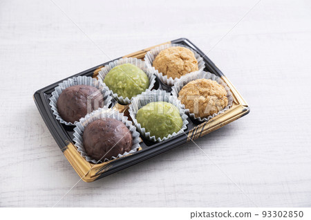 Bite-size Ohagi (three colors) Bite-size Ohagi (three colors) 93302850