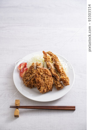 Fried shrimp and mince cutlet Fried shrimp and mince cutlet 93303554